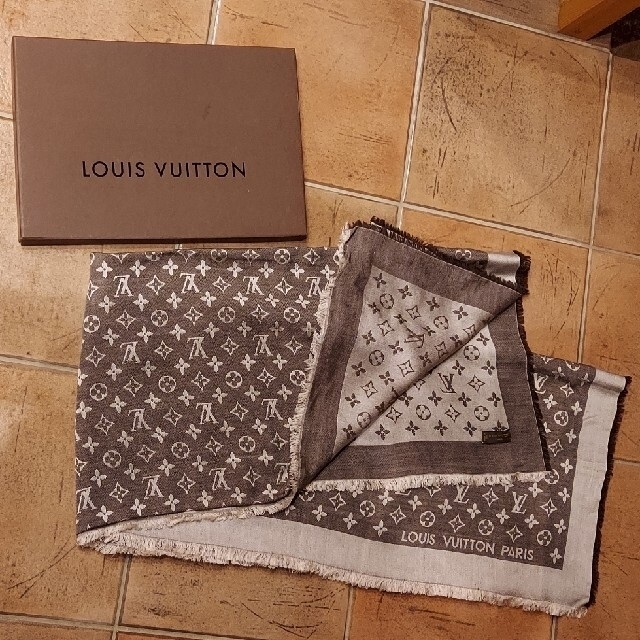 LOUIS VUITTON(ルイヴィトン)の＊tomo＊様専用 レディースのファッション小物(ストール/パシュミナ)の商品写真