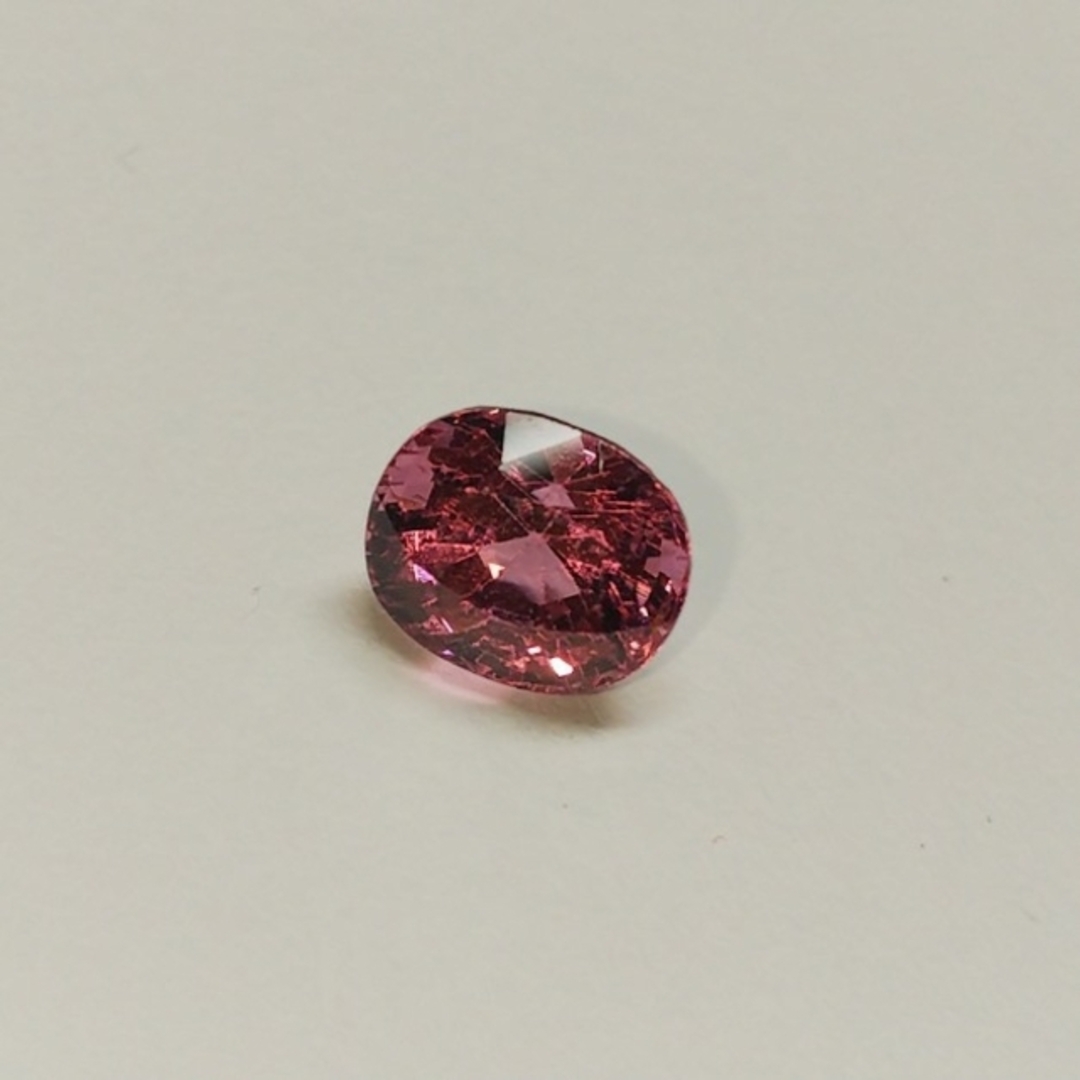 ピンクスピネル 2.44ct ルース レディースのアクセサリー(その他)の商品写真