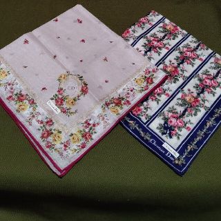 ディオール(Christian Dior) ハンカチ(レディース)(レッド/赤色系)の ディオール(Christian Dior) ハンカチ(レディース)(レッド/赤色系)の