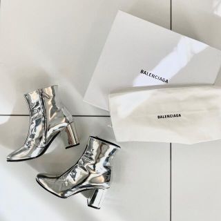 バレンシアガ(Balenciaga)のバレンシアガ メタリック ロゴ ショートブーツ 38(ブーツ)