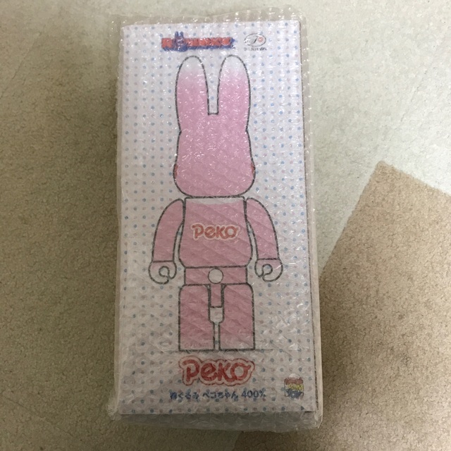 R@BBRICK 着ぐるみ ペコちゃん 400% 不二家 BE@RBRICK | www