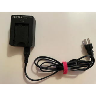 ペンタックス(PENTAX)のPENTAX K30充電器(デジタル一眼)