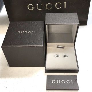 グッチ(Gucci)のGG スタッズ　18k ピアス　グッチ  ホワイトゴールド　ゴールド(ピアス)