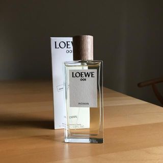 ロエベ(LOEWE)のロエベ 001 ウーマン オードゥ パルファム　100ml  ほぼ未使用(ユニセックス)