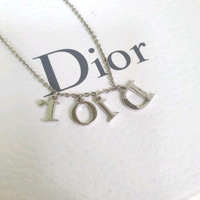 Christian Dior(クリスチャンディオール)のクリスチャンディオール ネックレス Diorロゴ シルバー 箱付き レディースのアクセサリー(ネックレス)の商品写真