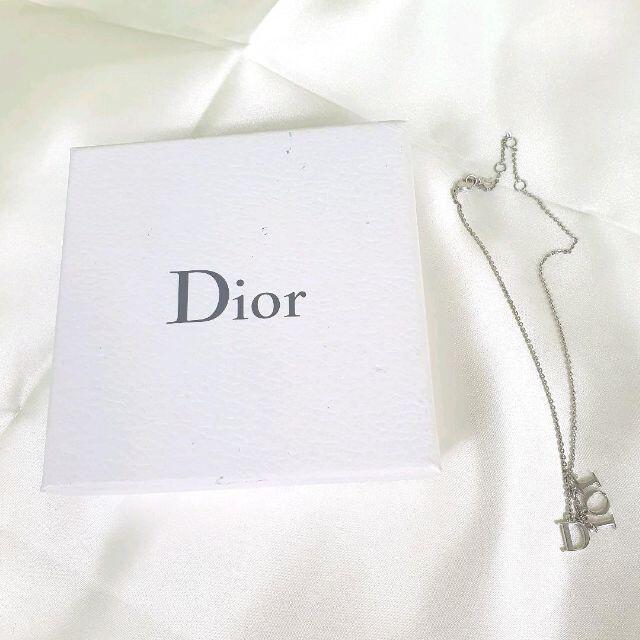 Christian Dior(クリスチャンディオール)のクリスチャンディオール ネックレス Diorロゴ シルバー 箱付き レディースのアクセサリー(ネックレス)の商品写真