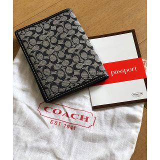 コーチ(COACH)のCOACH シグネチャー　パスポート　ケース(旅行用品)