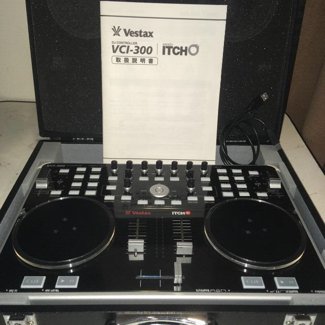 Vestax VCI-300 Serato DJコントローラ 動作品 ケース付き