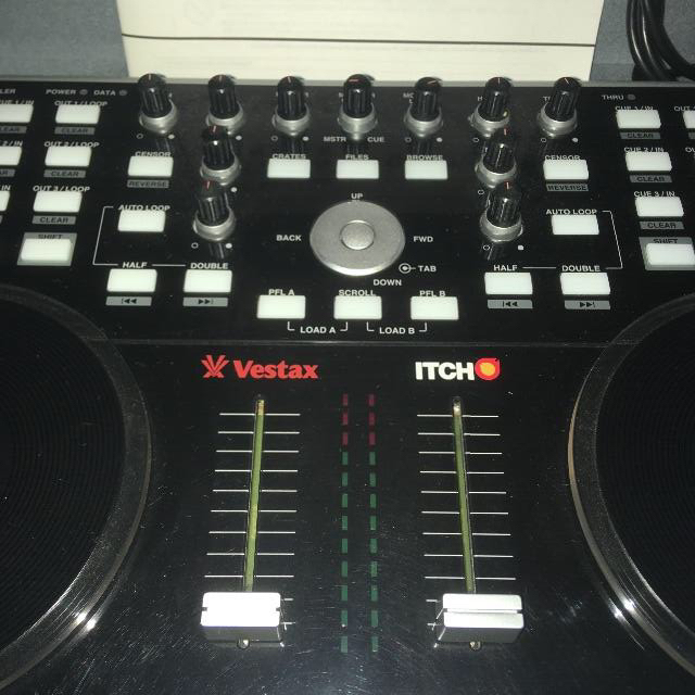 Vestax VCI-300 Serato DJコントローラ 動作品 ケース付き 2