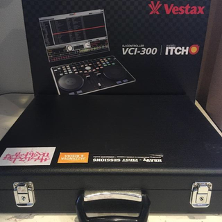 Vestax VCI-300 Serato DJコントローラ 動作品 ケース付き