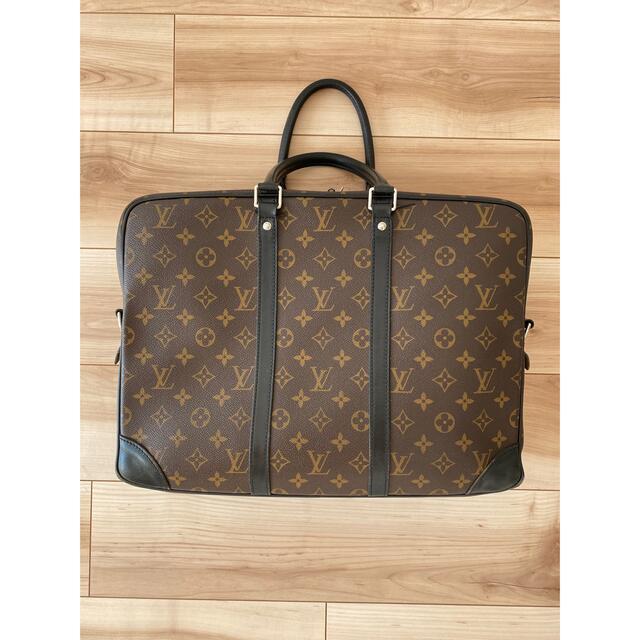 専門ショップ LOUIS VUITTON - ポルトドキュマン・ヴォワヤージュ