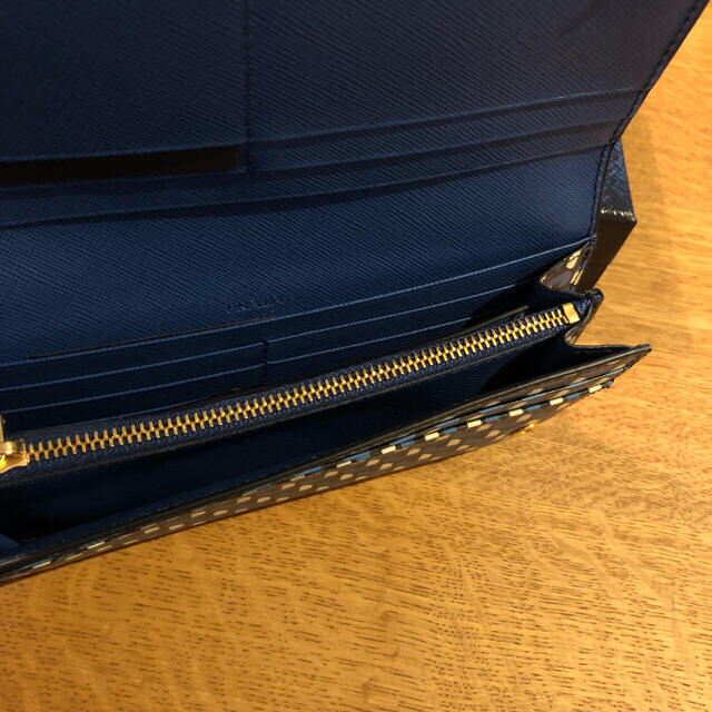 PRADA(プラダ)のPRADA お財布　未使用 レディースのファッション小物(財布)の商品写真
