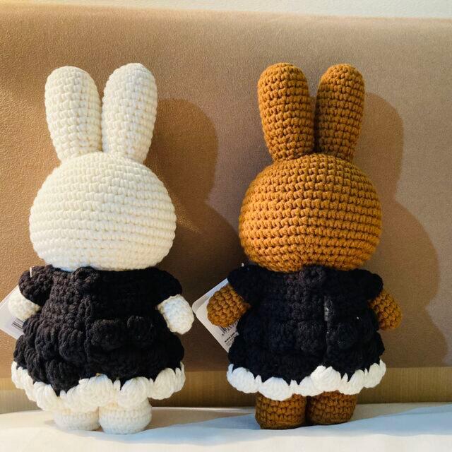 miffy(ミッフィー)のジャストダッチ社あみぐるみ新作ブラックドレスミッフィーメラニーペア★ゴスロリ調 ハンドメイドのぬいぐるみ/人形(あみぐるみ)の商品写真