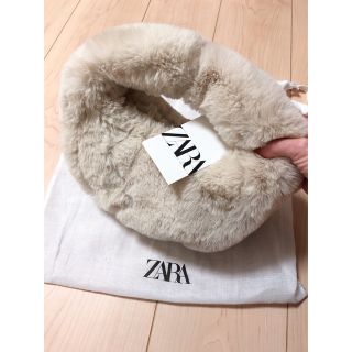 ザラ(ZARA)のういっく様専用♡zara♡フェイクファーハンドバッグ(ハンドバッグ)