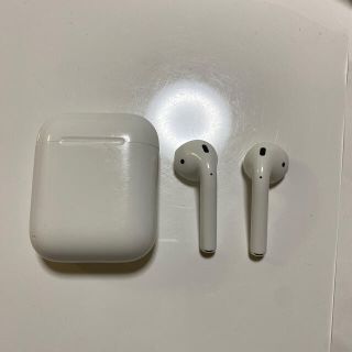 アップル(Apple)のAirpods (ヘッドフォン/イヤフォン)