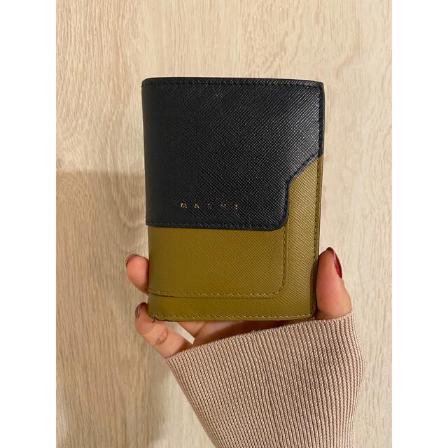 美品✨マルニ MARNI 二つ折り財布 ブラック　小銭入れ付き