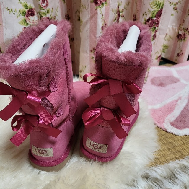 UGG　バックリボン　ムートンブーツ　シープスキン