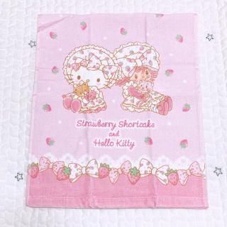 サンリオ - ハローキティ ストロベリーショートケーキコラボ サンリオ - ハローキティ ストロベリーショートケーキコラボ