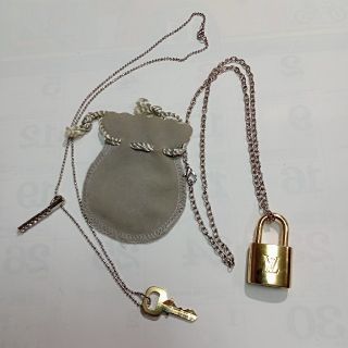 ルイヴィトン(LOUIS VUITTON)の197 LOUIS VUITTON ルイヴィトン 鍵 パドロック 南京錠ゴールド(ネックレス)