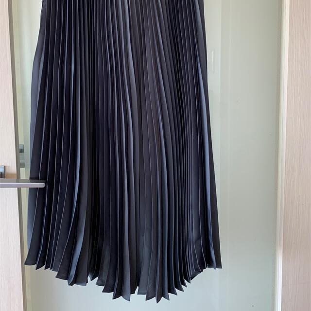 UNIQLO(ユニクロ)の(未使用)UNIQLO +J プリーツスカート グレー 55 レディースのスカート(ひざ丈スカート)の商品写真