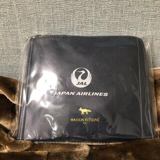 ジャル(ニホンコウクウ)(JAL(日本航空))のJALビジネスクラス　MAISON KITSUNE PARIS機内アメニティ(ポーチ)