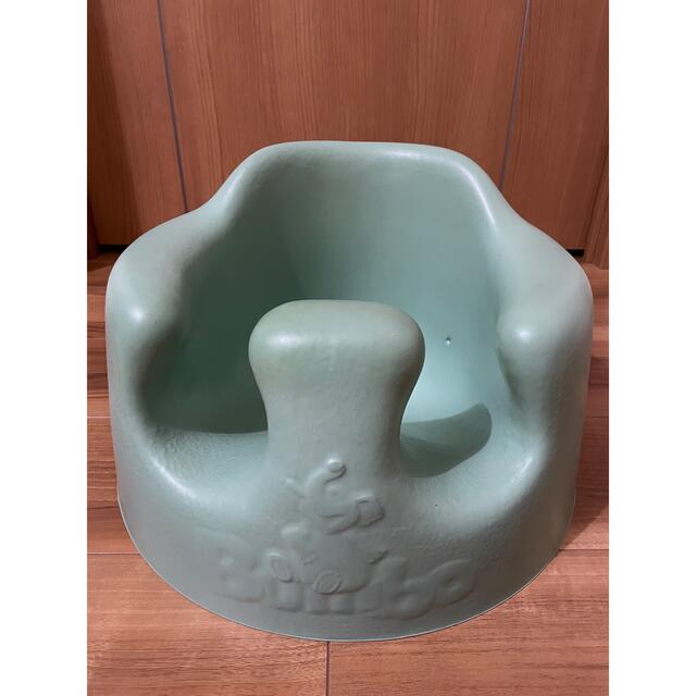 Bumbo(バンボ)のBumbo ベビーソファ　グリーン(専用腰ベルト付き) キッズ/ベビー/マタニティのキッズ/ベビー/マタニティ その他(その他)の商品写真