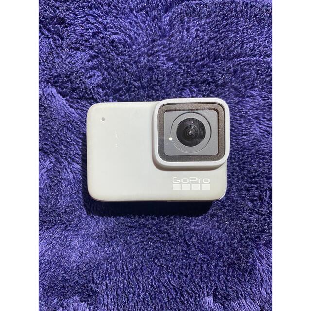 GoPro(ゴープロ)の[美品]GoPro7WHITE スマホ/家電/カメラのカメラ(ビデオカメラ)の商品写真