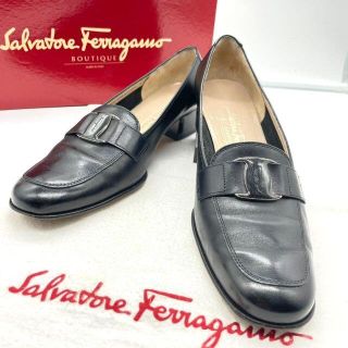 サルヴァトーレフェラガモ(Salvatore Ferragamo)の【美品】フェラガモ ヴァラ マーブル金具 スクエアトゥ ローヒールパンプス 美脚(ハイヒール/パンプス)