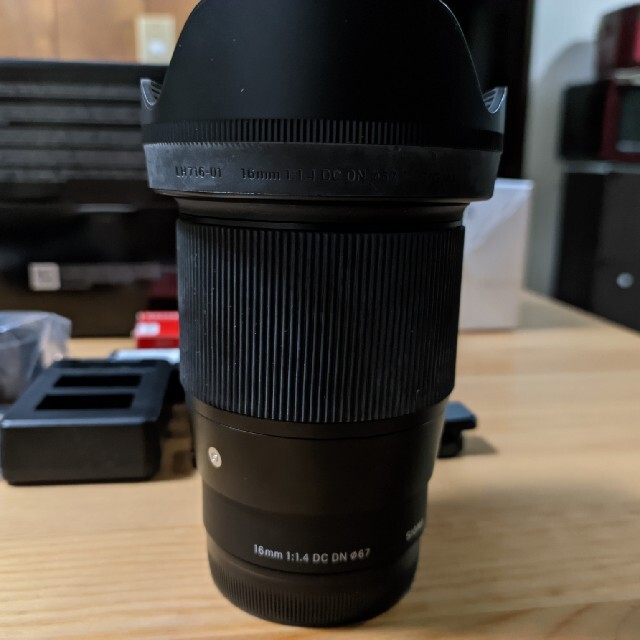 SONY(ソニー)のSony a6400 ＋ SIGMA 16mm F1.4 DC DN　他おまけ スマホ/家電/カメラのカメラ(ミラーレス一眼)の商品写真