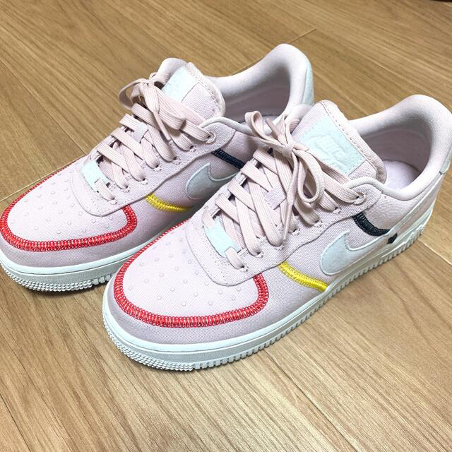 NIKE(ナイキ)のNIKE WMNS AIR FORCE 1 '07 LX ナイキ エアフォース1 レディースの靴/シューズ(スニーカー)の商品写真