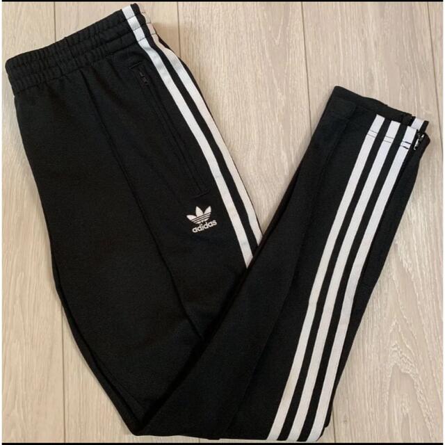 adidas originals トラックパンツ