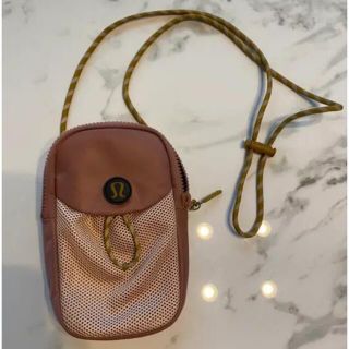 ルルレモン(lululemon)のルルレモン Take it On Crossbody Pouch(ヨガ)