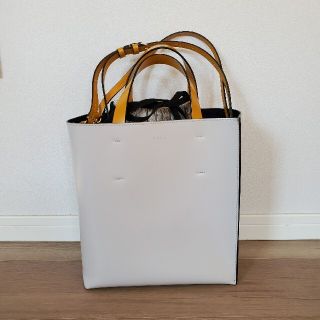 MARNI 革トートバッグ