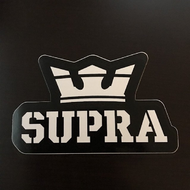 SUPRA(スープラ)の(縦9.2cm横15.3cm) SUPRA ステッカー スポーツ/アウトドアのスポーツ/アウトドア その他(スケートボード)の商品写真