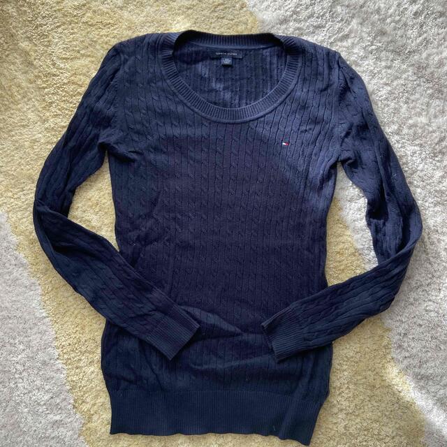 トミーヒルフィガー クルーネックケーブルセーター　ニット　紺色　ネイビー レディースのトップス(ニット/セーター)の商品写真