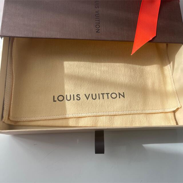 LOUIS VUITTON(ルイヴィトン)のルイヴィトン　財布　ボックス　箱　保存袋　21.5 × 13.5cm インテリア/住まい/日用品のオフィス用品(ラッピング/包装)の商品写真