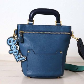 アニヤハインドマーチ(ANYA HINDMARCH)のアニヤハインドマーチ MINI OOPS チャーム付き レザー 2WAY バッグ(ショルダーバッグ)