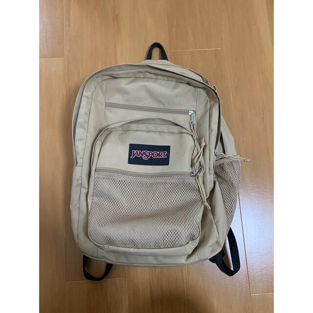 JANSPORT(ジャンスポーツ)の値下げ中　JANSPORT ジャンスポ　リュック　ベージュ レディースのバッグ(リュック/バックパック)の商品写真