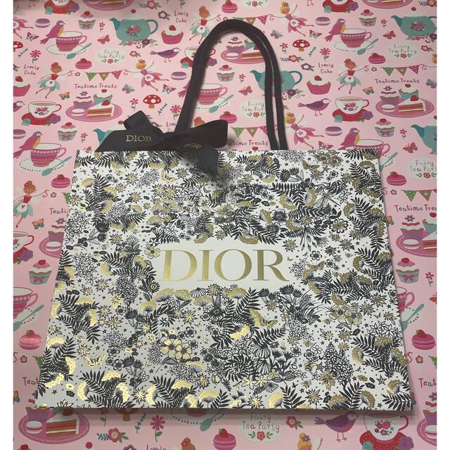 セット Dior - ホリデーオファー（ボックス&ショッパー）の通販 by Pinky｜ディオールならラクマ メイクアッ