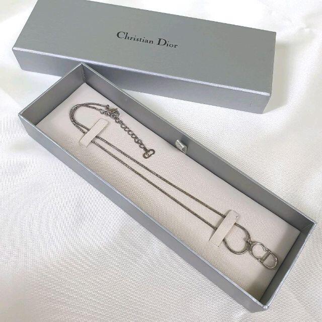 Christian Dior(クリスチャンディオール)のクリスチャン・ディオール ネックレス CDロゴ 縦ロゴ 箱付き シルバー 銀色 レディースのアクセサリー(ネックレス)の商品写真