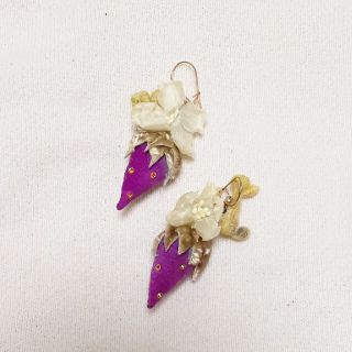 アナスイ(ANNA SUI)の作家さんハンドメイドイチゴピアス(ピアス)