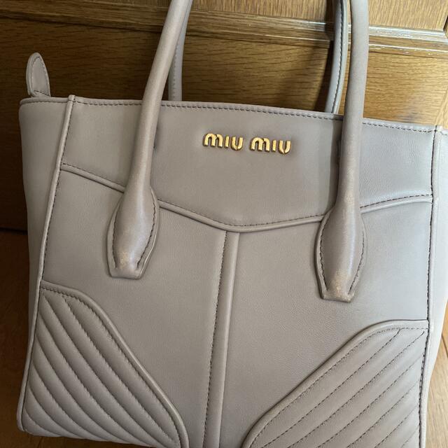 miumiu(ミュウミュウ)のmiumiu♡バッグ レディースのバッグ(ハンドバッグ)の商品写真
