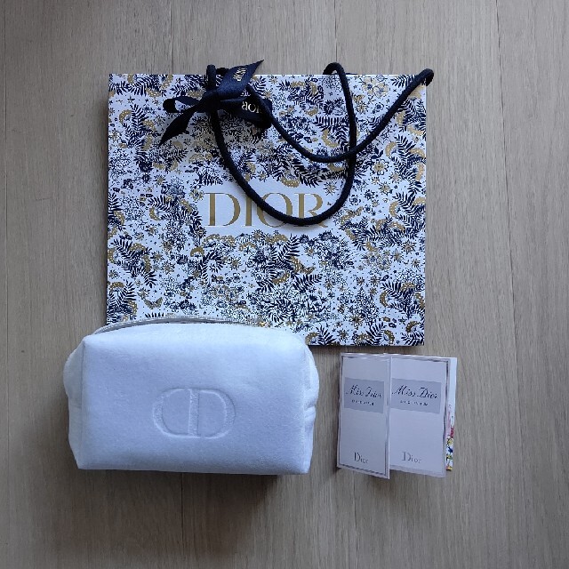 Dior(ディオール)のDiorホリデーポーチ&Miss Dior香水サンプル レディースのファッション小物(ポーチ)の商品写真