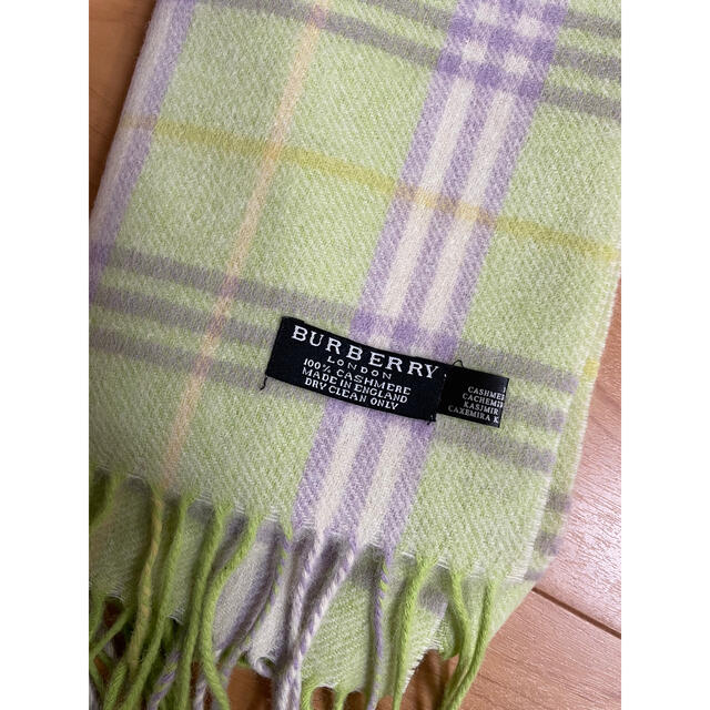 BURBERRY(バーバリー)のうみまる様専用　バーバリー　カシミヤ　マフラー レディースのファッション小物(マフラー/ショール)の商品写真