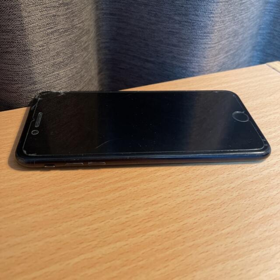 iPhone(アイフォーン)のiPhone 7 plus 128GB ブラック スマホ/家電/カメラのスマートフォン/携帯電話(スマートフォン本体)の商品写真