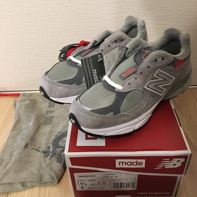 New Balance(ニューバランス)の23.5cm NEW BALANCE M990VS3 GREY 新品未使用 レディースの靴/シューズ(スニーカー)の商品写真