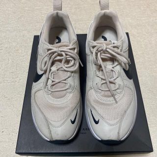 ナイキ(NIKE)のNIKE AIR MAX VELONA エアマックス　ヴェローナ　ベージュ(スニーカー)