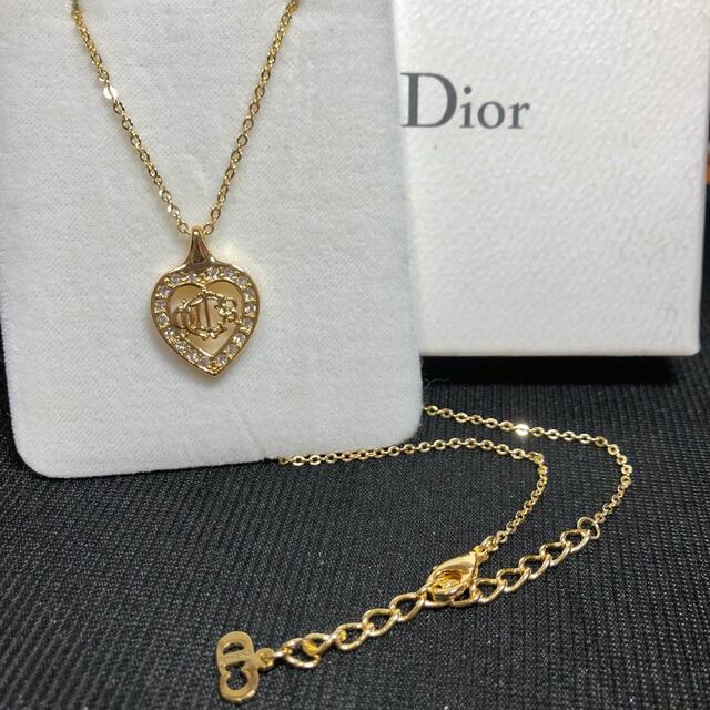 Christian Dior(クリスチャンディオール)の人気✨Christian Diorディオール　ハートラインスト―ン ネックレス レディースのアクセサリー(ネックレス)の商品写真