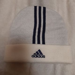 アディダス(adidas)のadidasニット帽子(ニット帽/ビーニー)