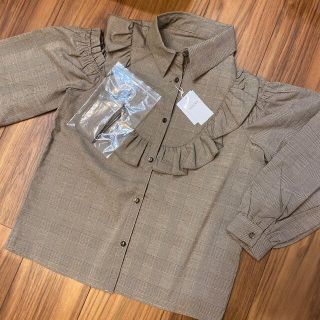 イング(INGNI)のINGNI  肩開きボウタイ ブラウンチェックシャツ 新品(シャツ/ブラウス(長袖/七分))